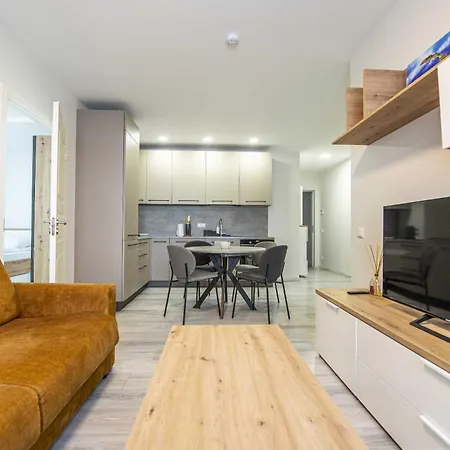 V3 Apartamentai بالانغا